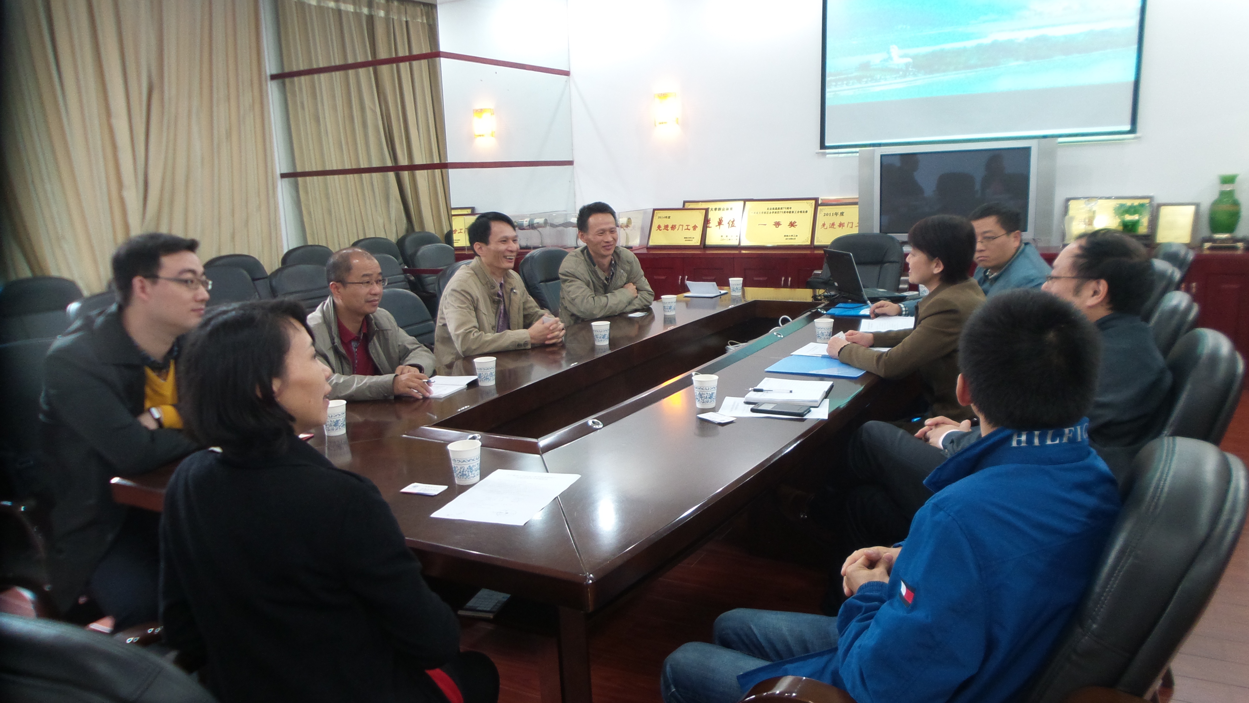 与湖南大学机械与运载工程学院座谈交流 yl7703永利